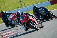 donington-no-limits-trackday;donington-park-photographs;donington-trackday-photographs;no-limits-trackdays;peter-wileman-photography;trackday-digital-images;trackday-photos